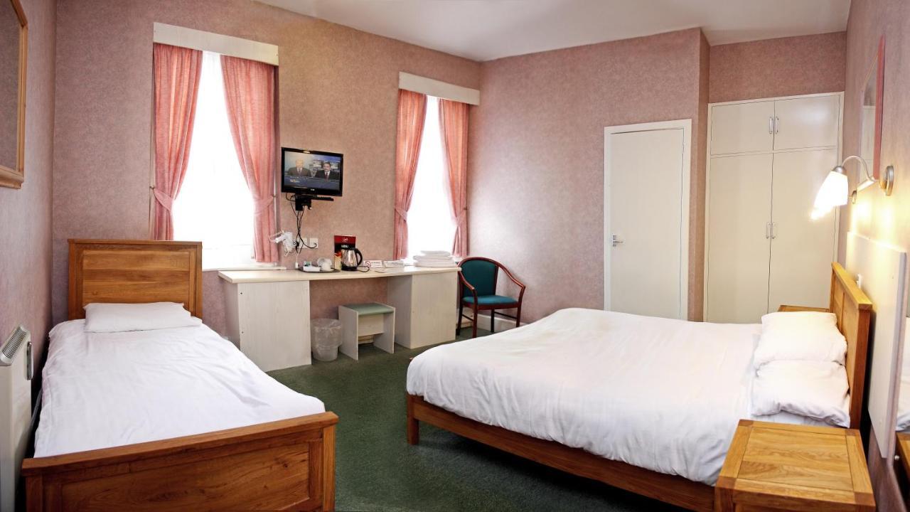 The Raven Hotel Corby Room photo